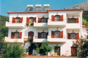 Dora Studios, Párga